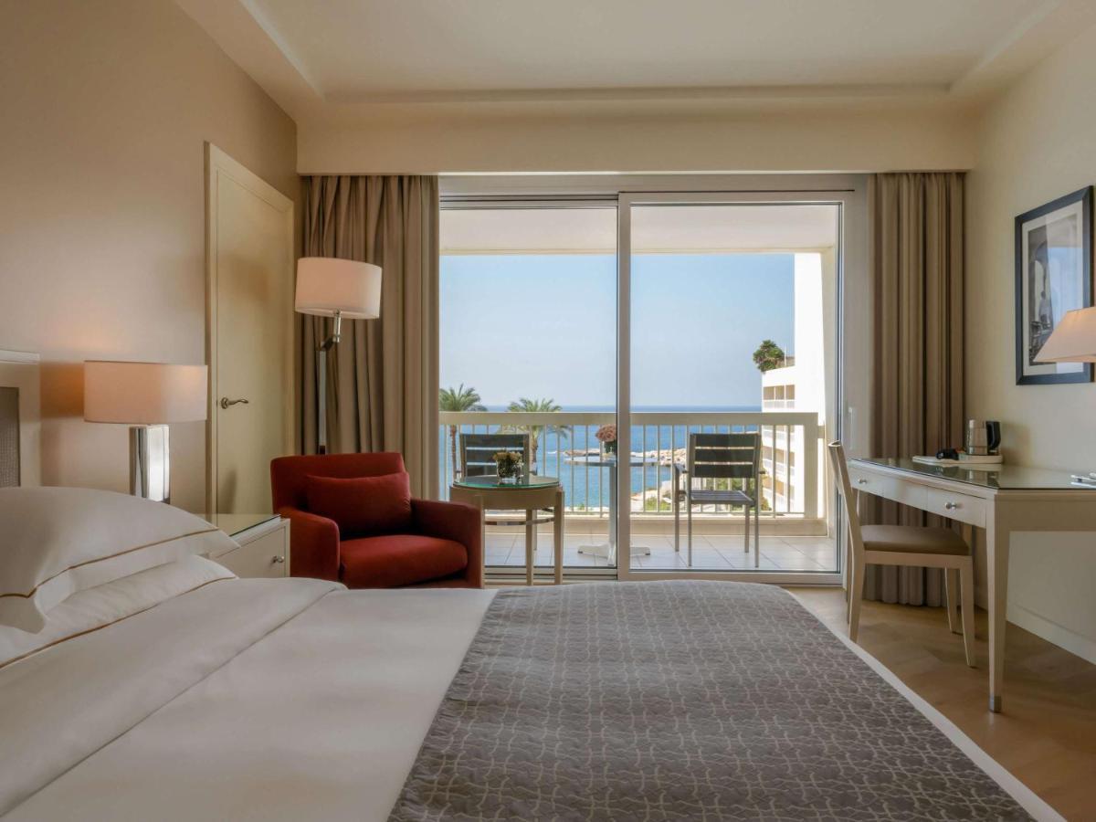 Moevenpick Hotel Bejrút Kültér fotó