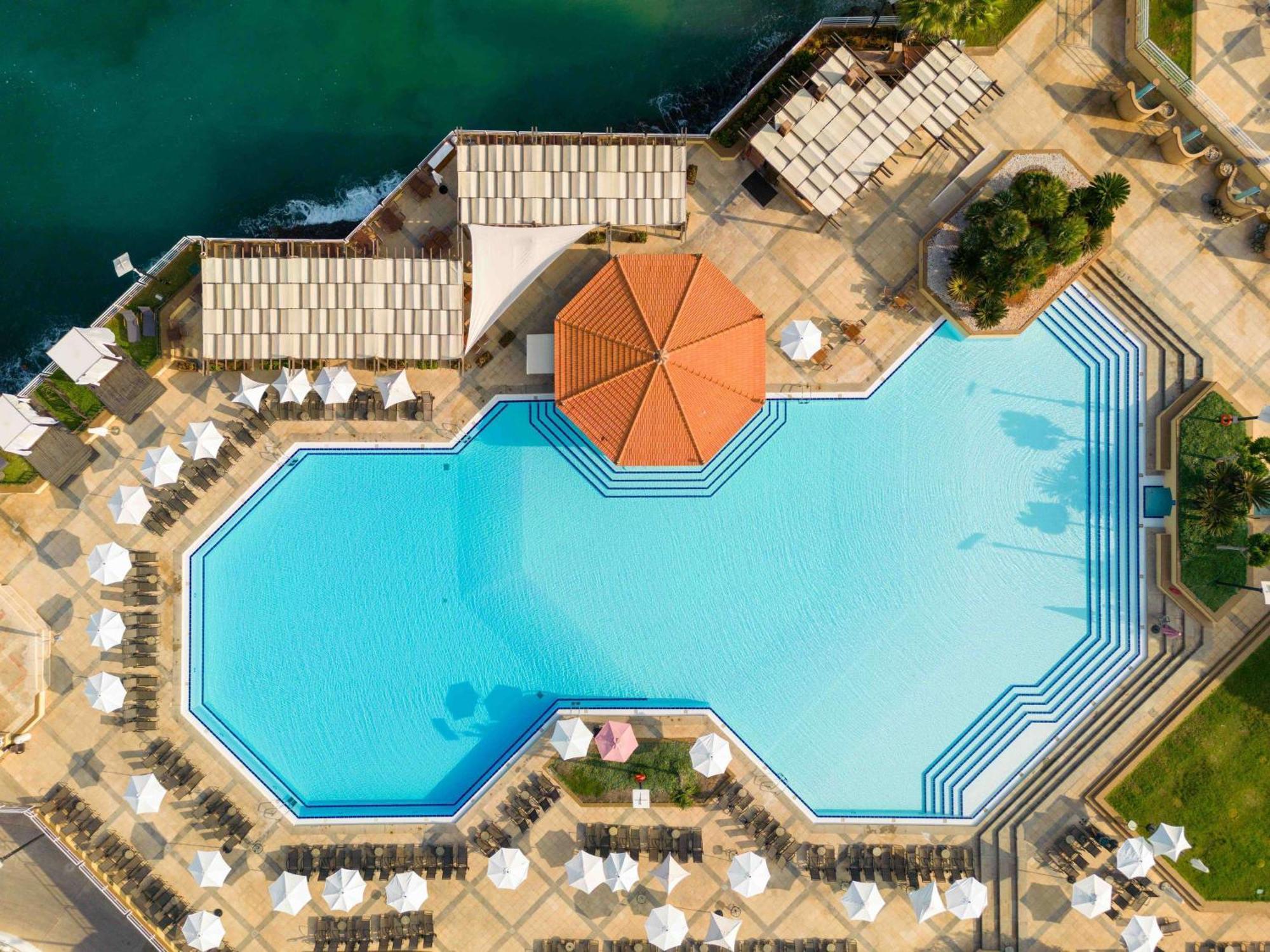 Moevenpick Hotel Bejrút Kültér fotó