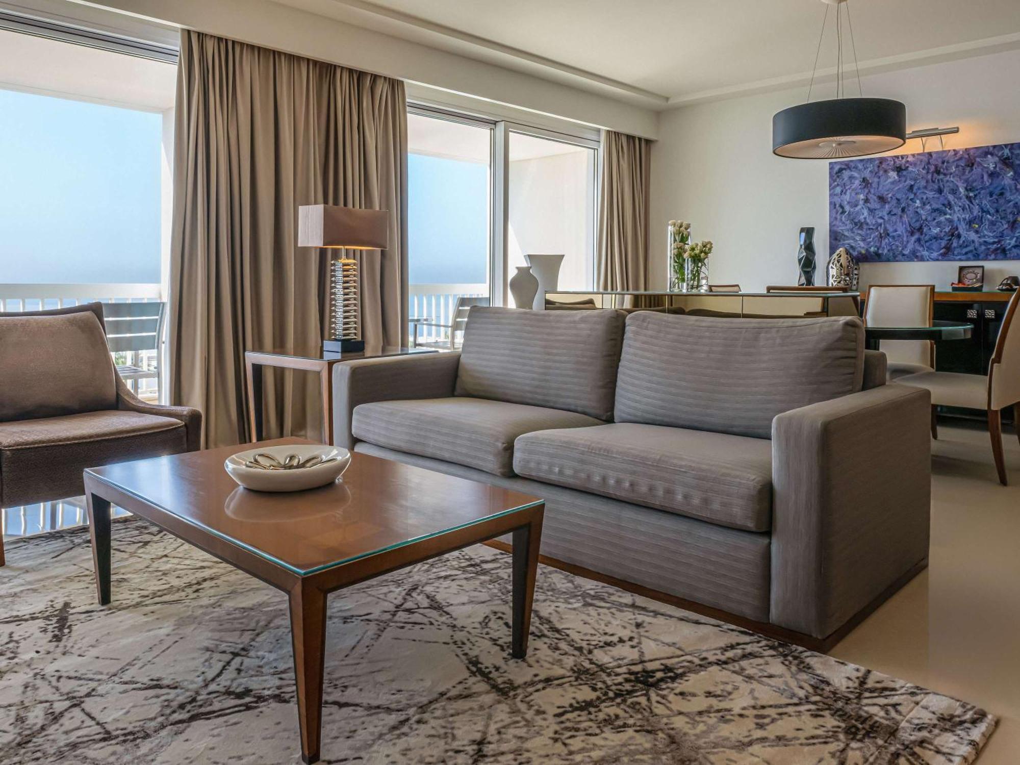 Moevenpick Hotel Bejrút Kültér fotó