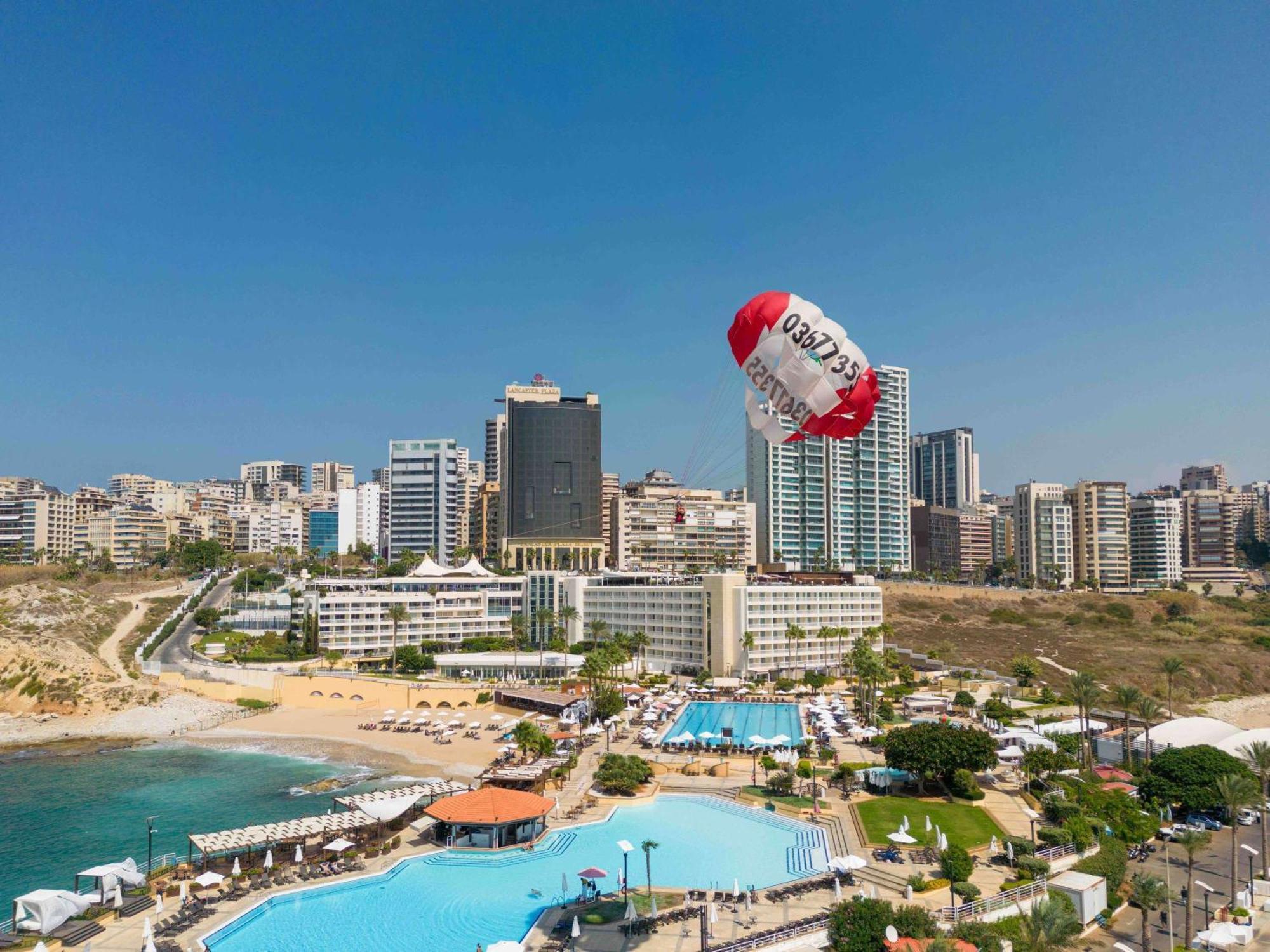 Moevenpick Hotel Bejrút Kültér fotó