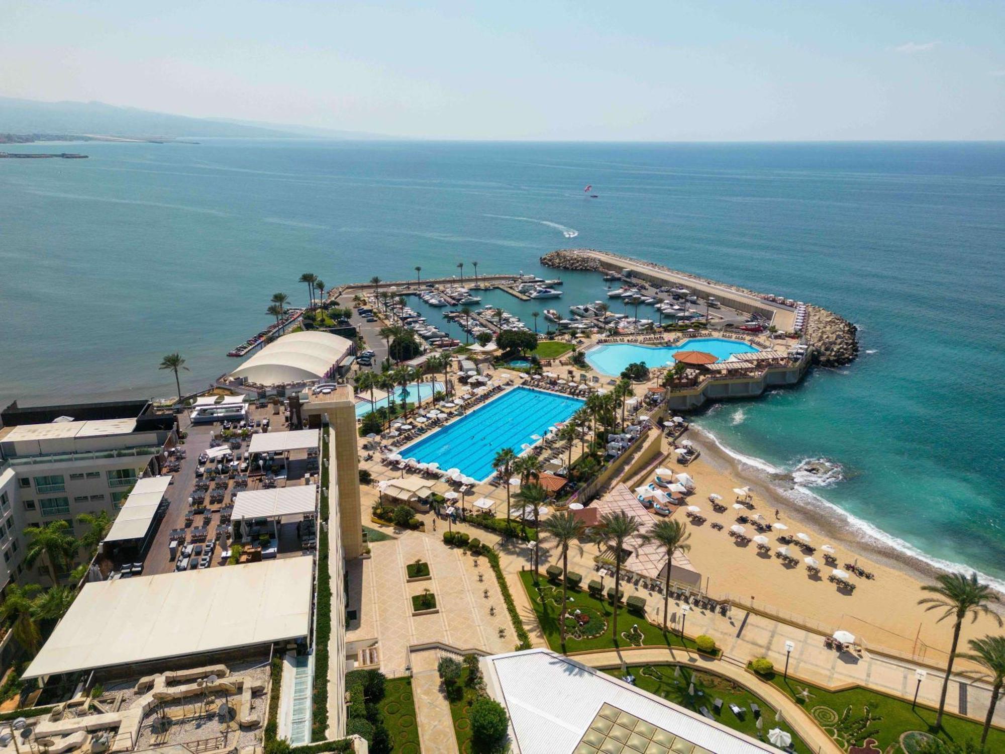 Moevenpick Hotel Bejrút Kültér fotó